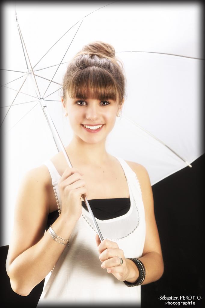 La jeune fille à l'ombrelle